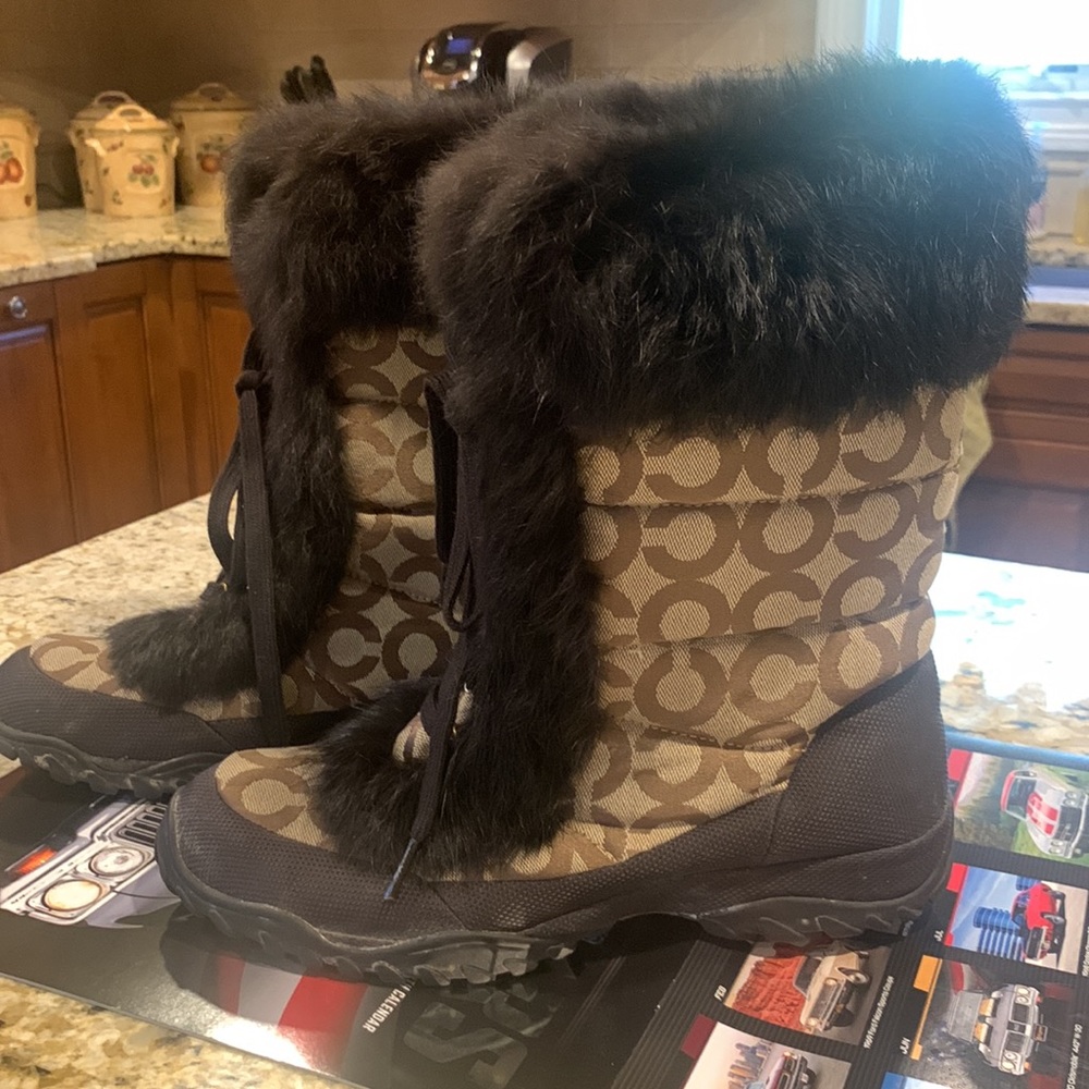 Coach Boots Shoes Jennie Signature Logo Brown/Beige Size 8 Rabbit Fur Trim